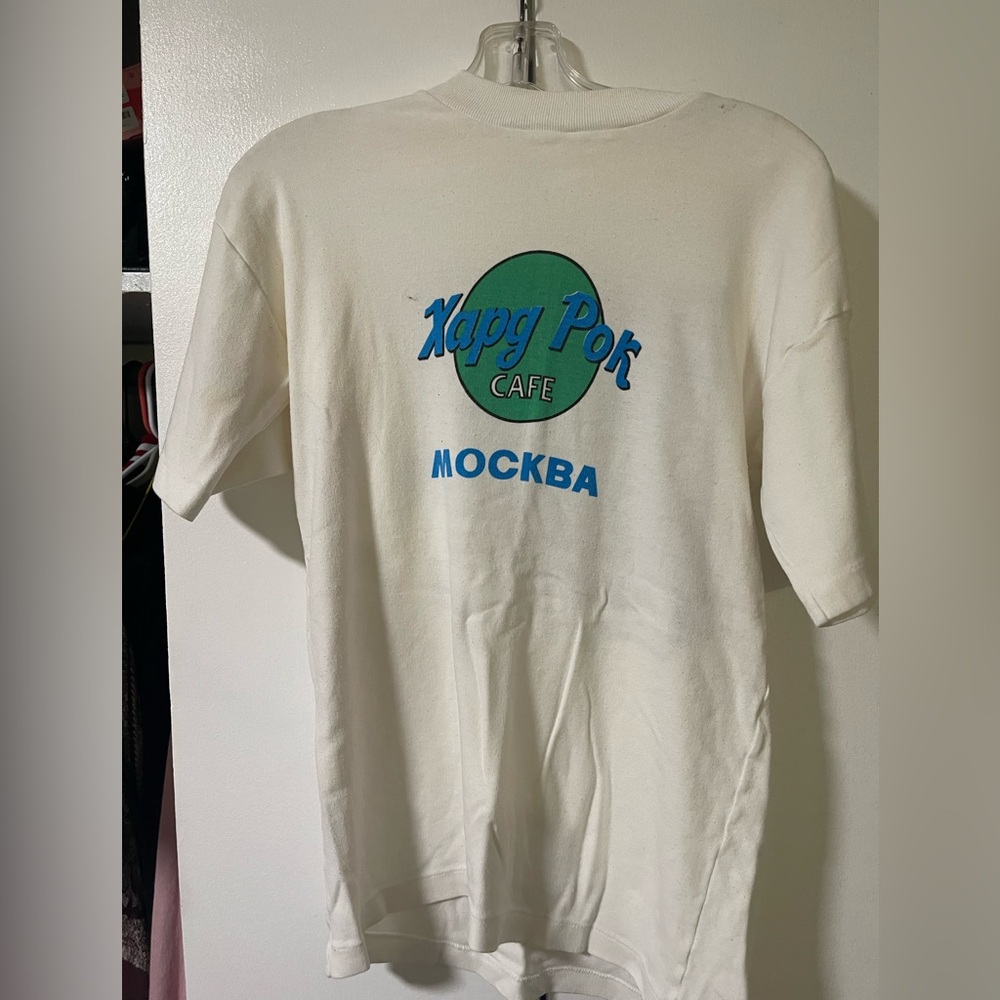 Hard Rock Moscow Graphic T-Shirt with Blue and Green Print